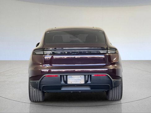 Certified 2025 Porsche Macan Electric RWD image 7