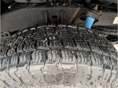 Used 2017 Toyota Tacoma TRD Off-Road w/ Tow Package AWD/4WD image 19