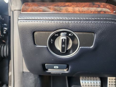 Used 2014 Mercedes-Benz SL 550 w/ Sport Wheel Package image 42