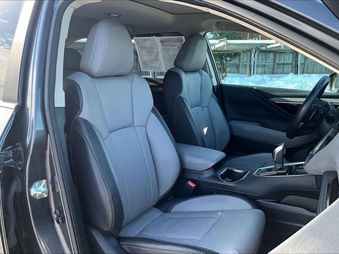 Used 2022 Subaru Outback Limited image 7