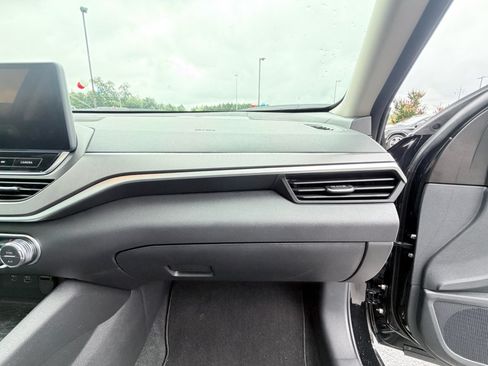 Used 2026 Nissan Altima 2.5 SR w/ SR Midnight Edition Package FWD image 20