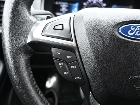 Used 2022 Ford Edge SEL w/ Convenience Package image 9