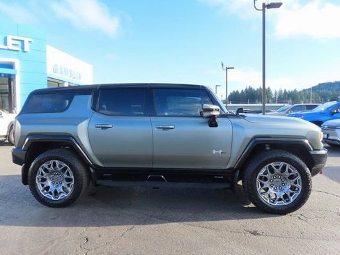 Used 2024 GMC Hummer EV 3X w/ LPO, Illumination Package image 9