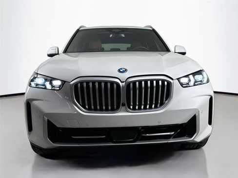 New 2026 BMW X5 xDrive50e w/ Climate Comfort Package AWD/4WD image 2