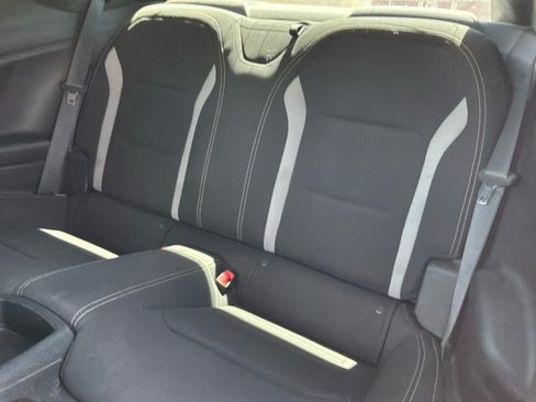 Used 2019 Chevrolet Camaro LT RWD image 17