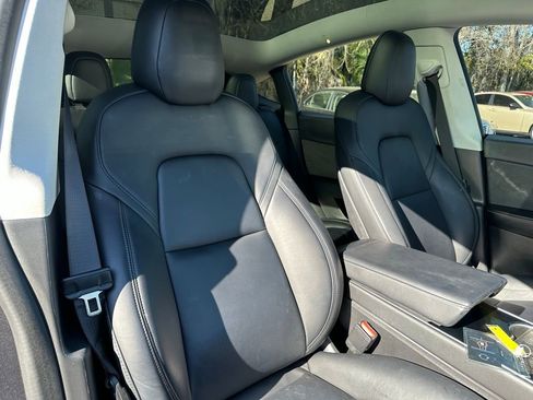 Used 2021 Tesla Model Y Performance image 37