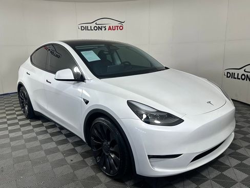 Used 2023 Tesla Model Y Performance image 12