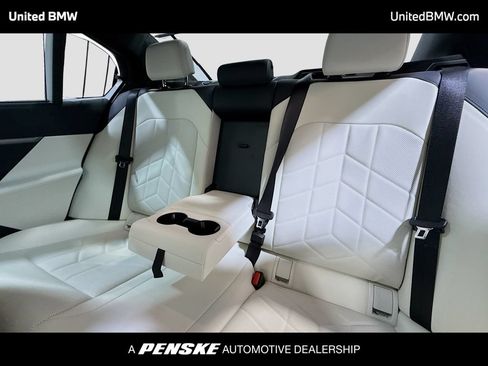 Used 2026 BMW 530i RWD image 13