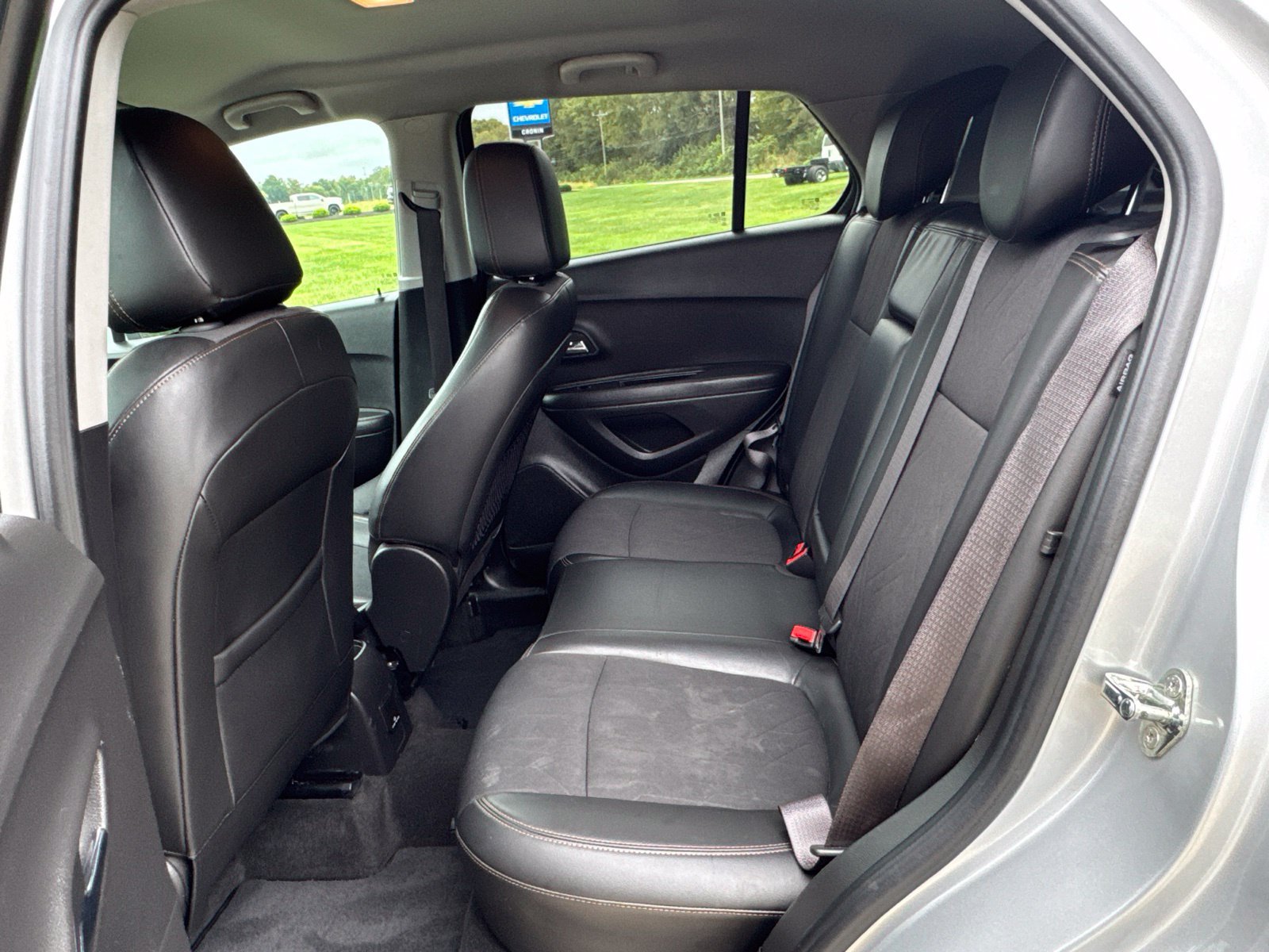 Used 2018 Chevrolet Trax LT w/ LT Convenience Package FWD image 13