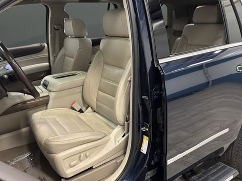 Used 2019 GMC Yukon Denali w/ Denali Ultimate Package AWD/4WD image 9