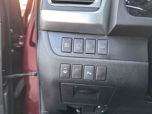 Used 2018 Toyota Highlander Limited image 21