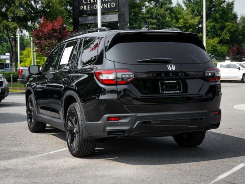 Used 2026 Honda Pilot Black Edition image 8