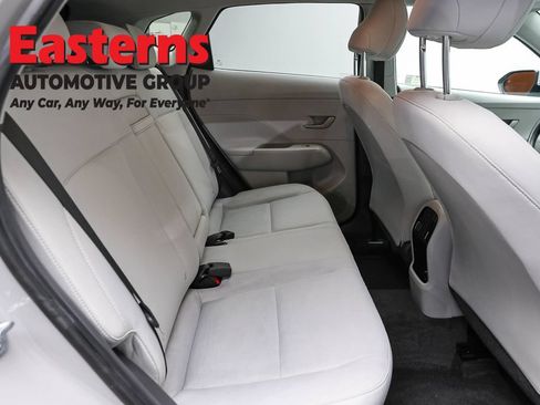 Used 2025 Hyundai Kona SEL FWD image 22