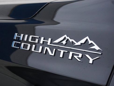 New 2026 Chevrolet Suburban High Country image 37