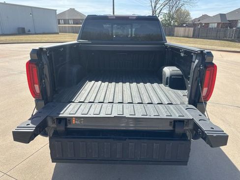 Used 2021 GMC Sierra 1500 SLT w/ SLT Convenience Package AWD/4WD image 15