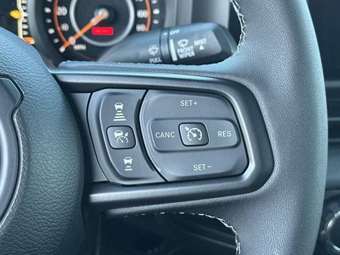 New 2026 Jeep Gladiator Rubicon w/ Technology Group image 23