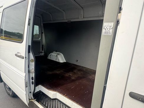 Used 2006 Dodge Sprinter 2500 w/ PWR Convenience Group image 15