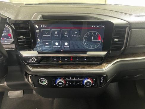 Used 2022 GMC Sierra 1500 SLE AWD/4WD image 16