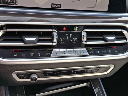 Used 2023 BMW X5 xDrive40i w/ Premium Package image 15