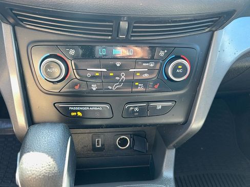 Used 2018 Ford Escape SE FWD image 19