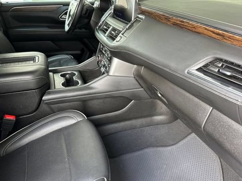 Used 2024 Chevrolet Tahoe Premier AWD/4WD image 18