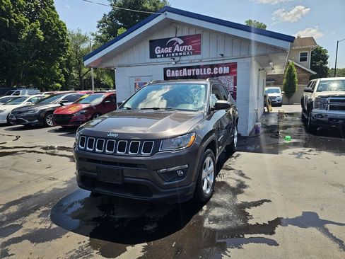Used 2018 Jeep Compass Latitude w/ Popular Equipment Group AWD/4WD image 4