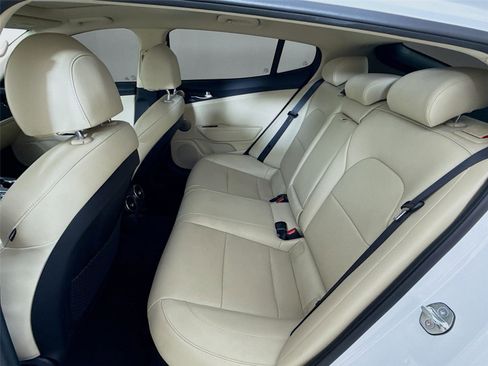 Used 2023 Kia Stinger GT-Line w/ Sun & Sound Package image 11