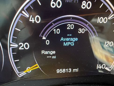 Used 2022 Jeep Grand Cherokee Laredo X RWD image 8