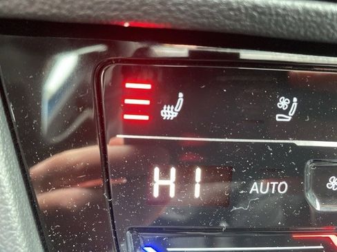 Used 2025 Volkswagen Jetta GLI Autobahn image 30