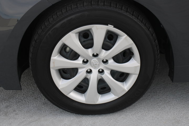 Certified 2025 Toyota Corolla LE FWD image 9