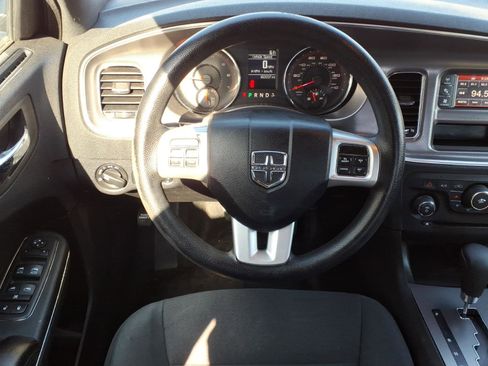 Used 2011 Dodge Charger SE image 4