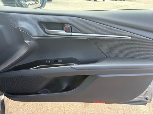 Used 2025 Toyota Camry SE image 34