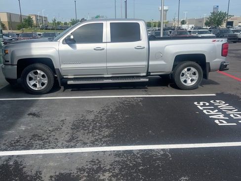Used 2018 Chevrolet Silverado 1500 LT w/ All Star Edition AWD/4WD image 7