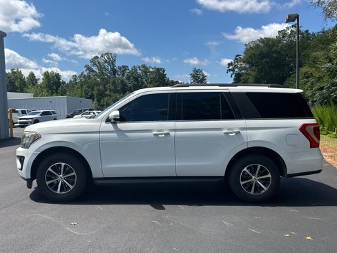 Used 2018 Ford Expedition XLT w/ Equipment Group 201A RWD image 5
