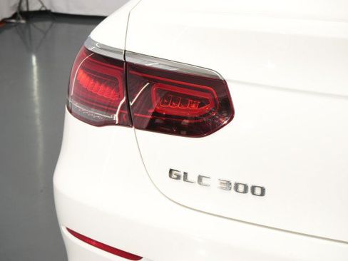 Used 2022 Mercedes-Benz GLC 300 4MATIC Coupe image 17