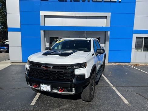 Used 2024 Chevrolet Silverado 1500 ZR2 w/ Technology Package image 2
