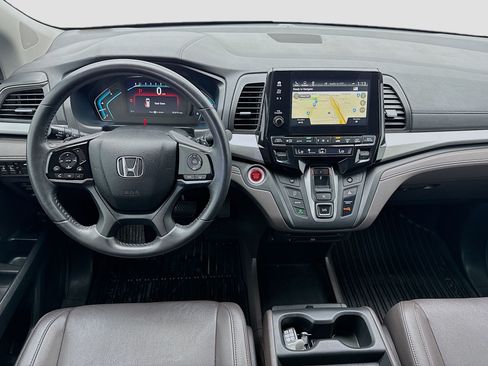 Used 2018 Honda Odyssey Touring image 15