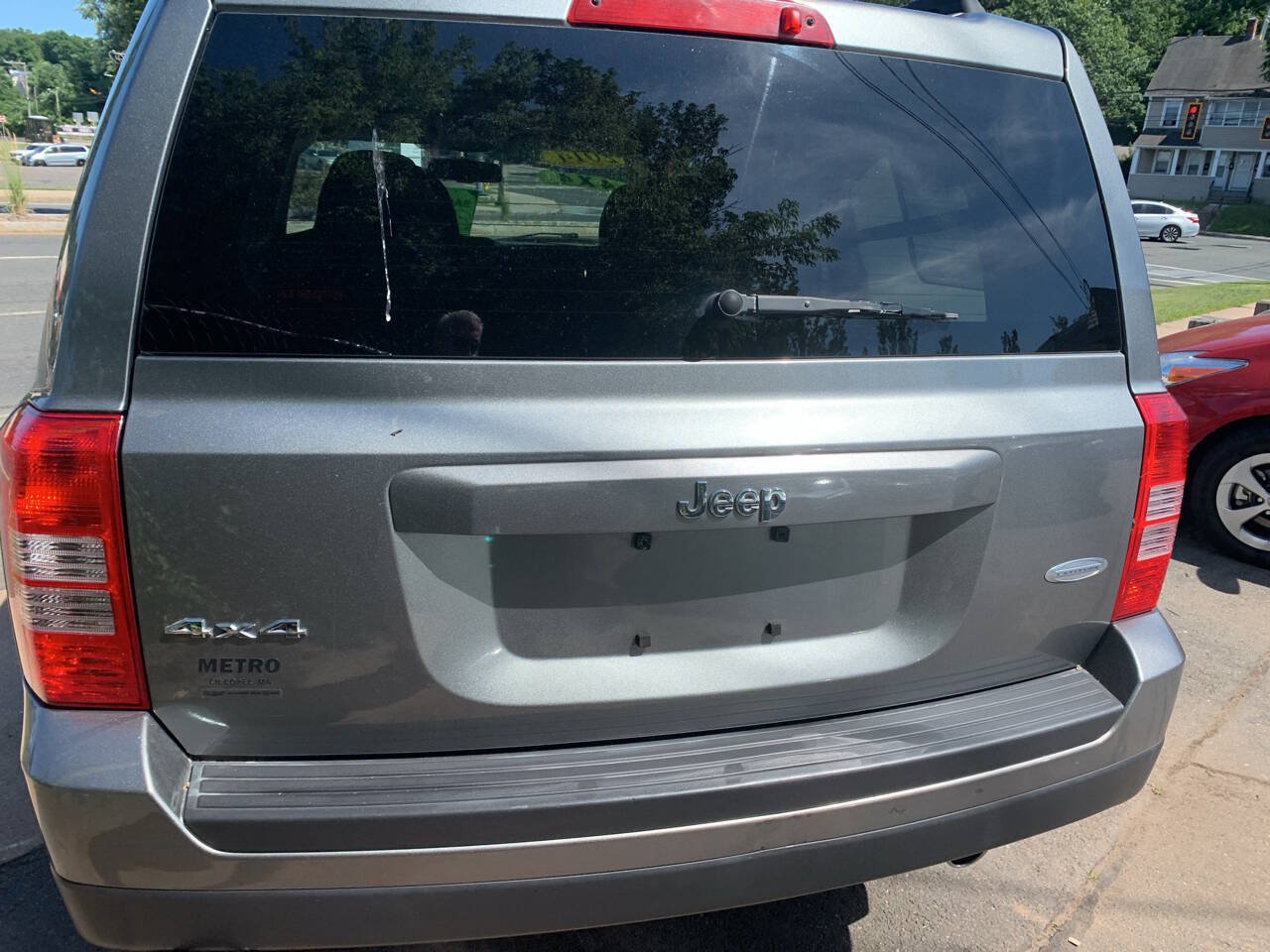 Used 2014 Jeep Patriot Latitude w/ Sun/Sound Group AWD/4WD image 9