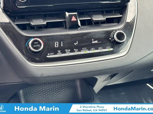 Used 2020 Toyota Corolla LE FWD image 25