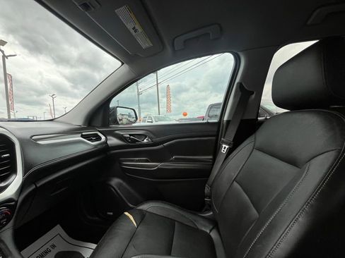 Used 2019 GMC Acadia SLT w/ LPO, Black Accent Package image 16