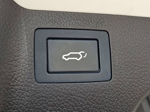 Used 2018 Hyundai Santa Fe Sport 2.0T FWD image 18
