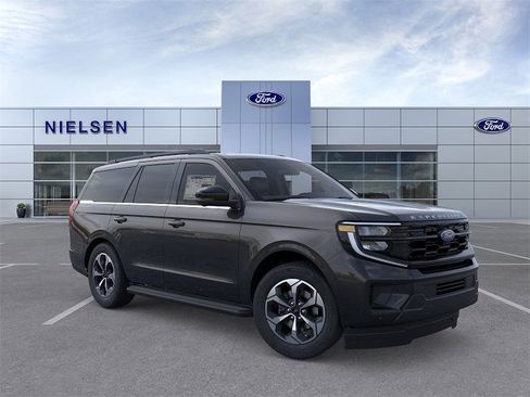 New 2026 Ford Expedition Active image 7