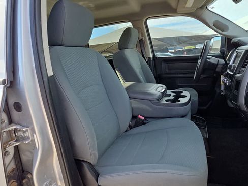 Used 2015 RAM 2500 Tradesman w/ Chrome Appearance Group AWD/4WD image 17