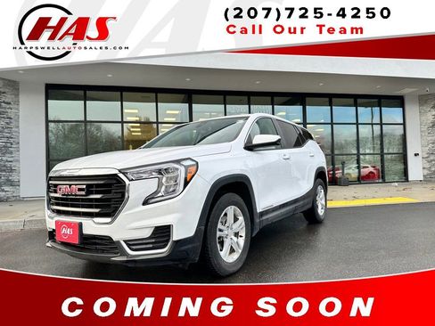 Used 2024 GMC Terrain SLE image 1