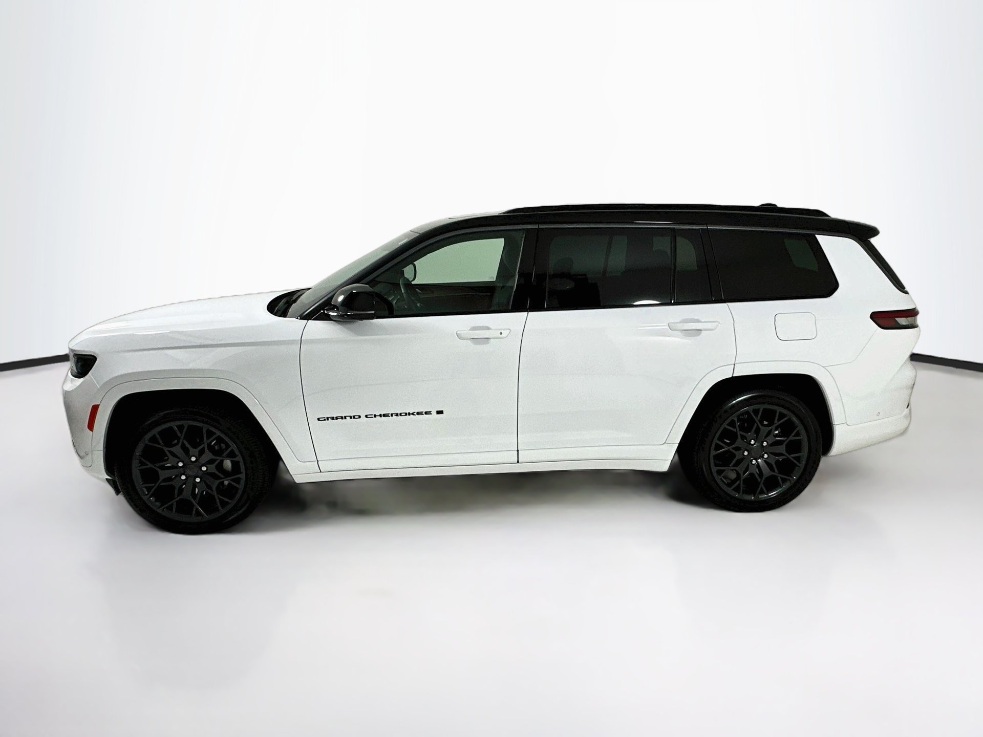 Used 2026 Jeep Grand Cherokee L Summit w/ Obsidian Package AWD/4WD image 5