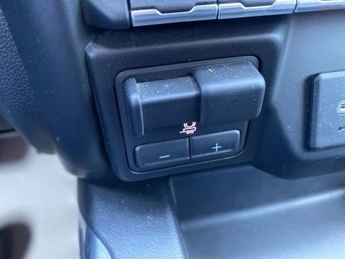 Used 2019 Chevrolet Silverado 1500 RST image 14