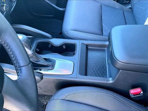 Used 2025 Nissan Frontier SV w/ SV Convenience Package image 16