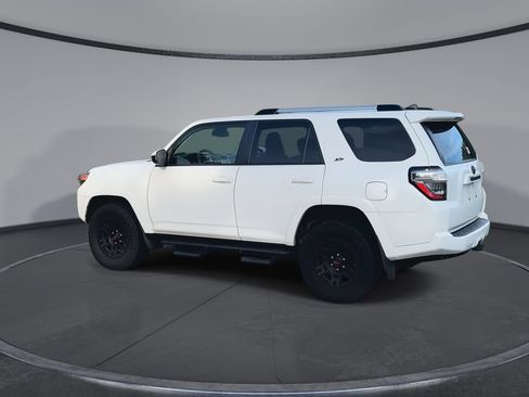 Used 2022 Toyota 4Runner SR5 AWD/4WD image 6