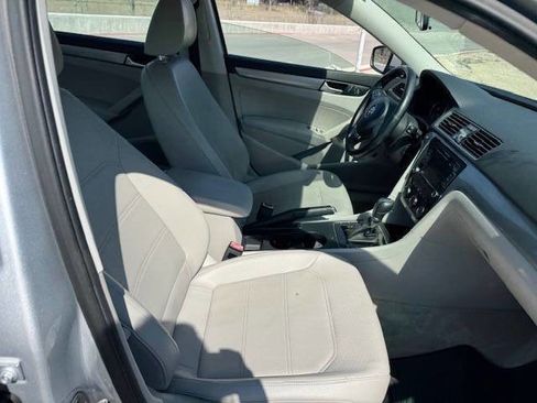 Used 2015 Volkswagen Passat 1.8T Limited Edition image 20