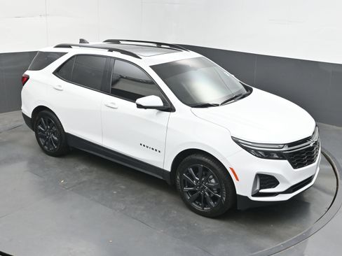 Used 2022 Chevrolet Equinox RS w/ RS Leather Package FWD image 30